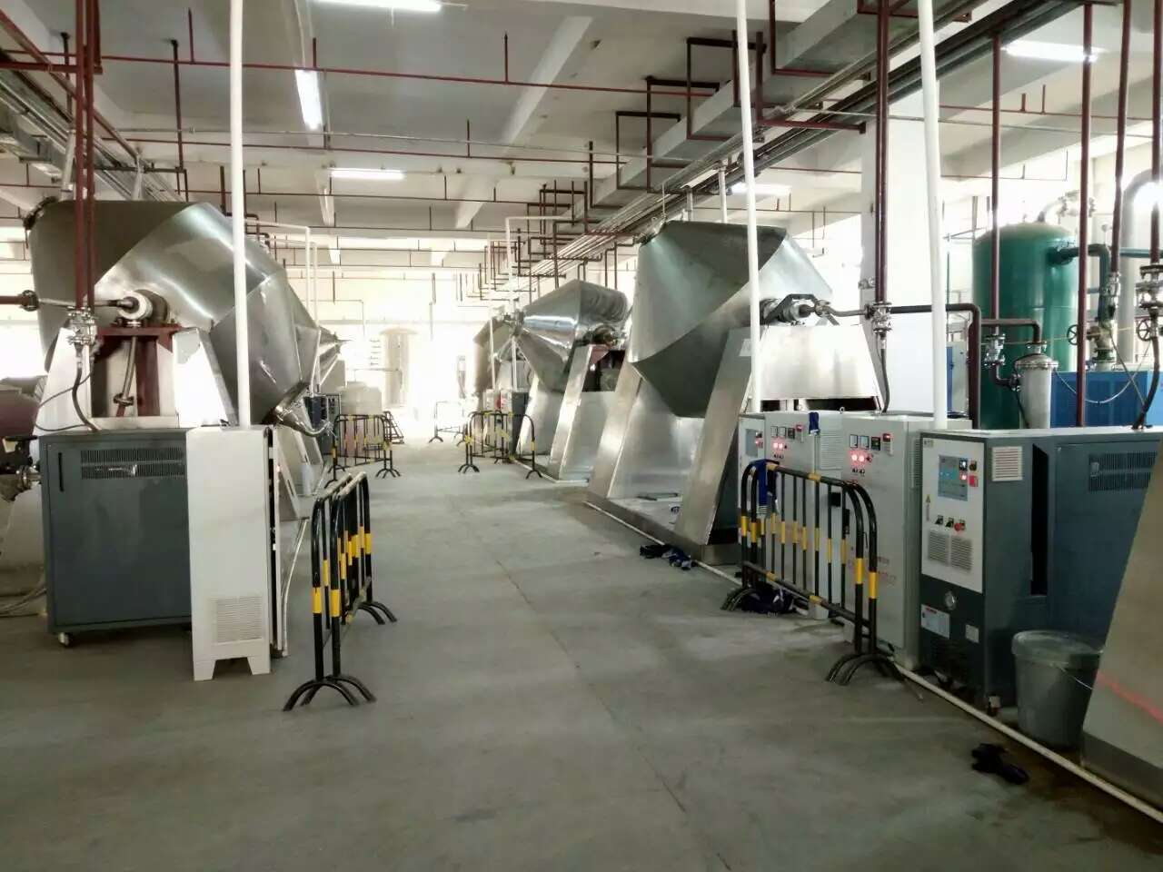 雙錐真空回轉(zhuǎn)干燥機行業(yè)導熱油電加熱器的應用 雙錐真空回轉(zhuǎn)干燥機行業(yè)導熱油電加熱器的應用